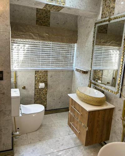 Elements_4x5Resize-239